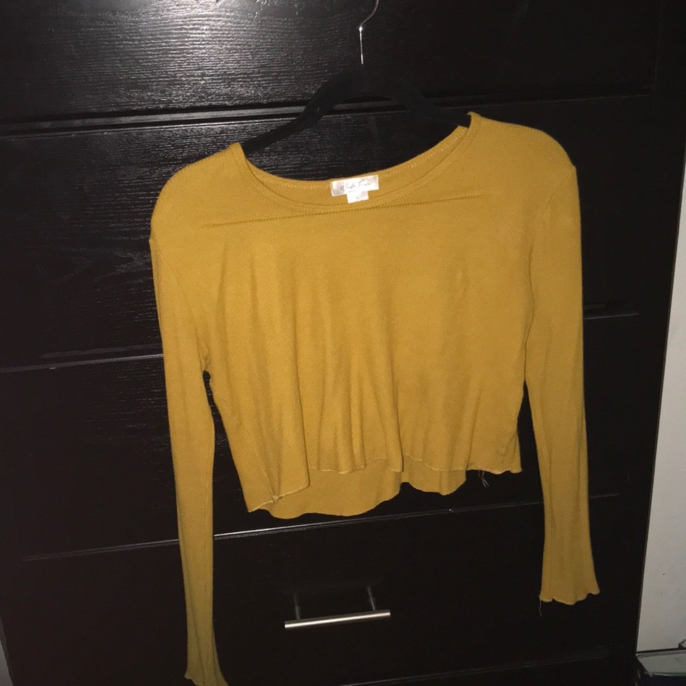 Super cute cropped long sleeve!!